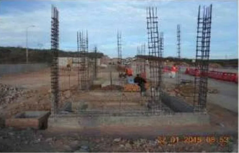 Caseta de peaje y 7 pasos inferiores vehiculares · fotografía de obra