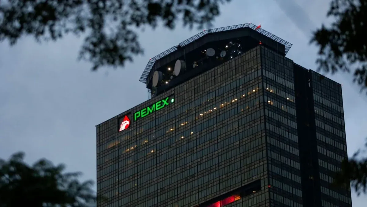 Revisión de cámaras en Torre Pemex, Ciudad de México